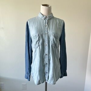 Banana Republic Button Down Two Tone Chambray Top Size Small